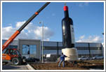 Large bottle of wine to 8.5 meters in height, bottle outside product advertising, promotional advertising fiberglass